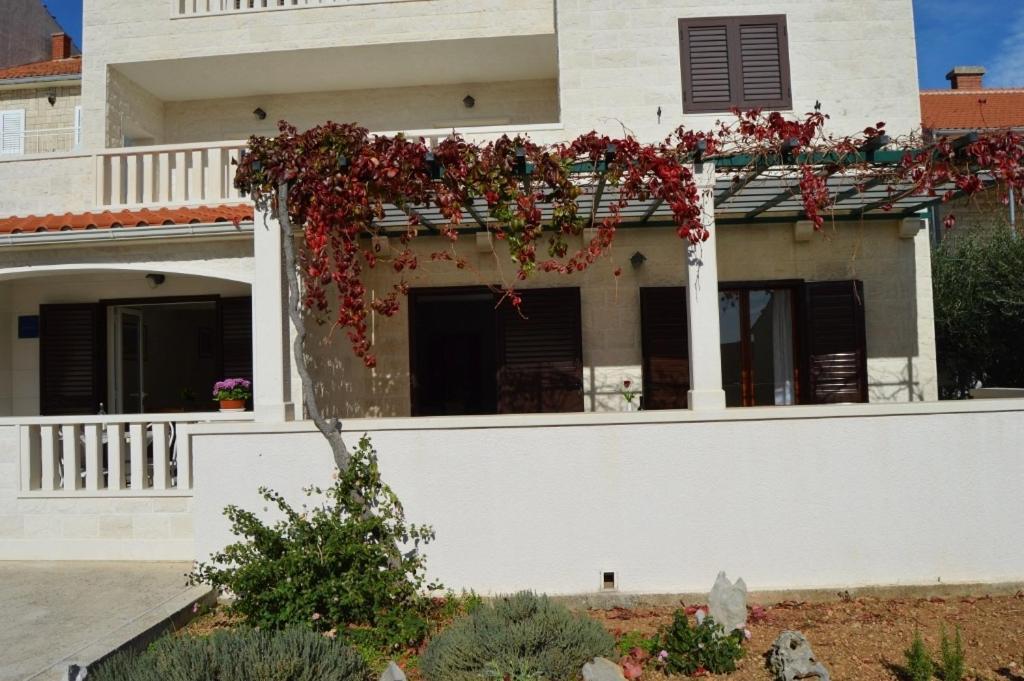 Villa Franka Бол Екстериор снимка